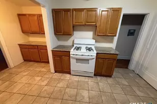 15 Bunker Hill Ave, Waterbury, CT 06708 - Photo 3