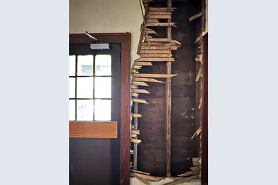 102 Rowe Avenue, Hartford, CT 06106 - Photo 9