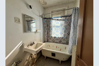 102 Rowe Avenue, Hartford, CT 06106 - Photo 17