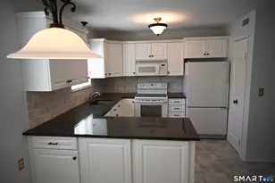 922 Heritage Vlg, Southbury, CT 06488 - Photo 5