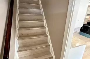 13 Mohegan St, Putnam, CT 06260 - Photo 5