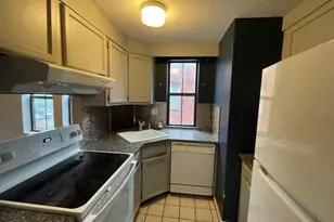 34 Essex St, Hartford, CT 06114 - Photo 7