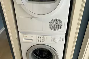 34 Essex St, Hartford, CT 06114 - Photo 13