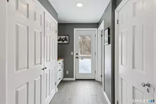 187 Middle River Rd, Danbury, CT 06811 - Photo 11