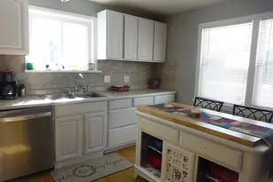 593 Mohegan Ave Pkwy, Waterford, CT 06375 - Photo 3