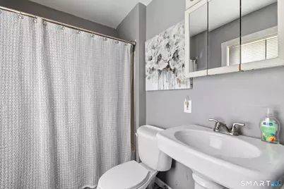 27 Windsor Avenue, Meriden, CT 06451 - Photo 17