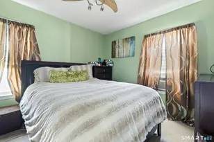 27 Windsor Ave, Meriden, CT 06451 - Photo 19