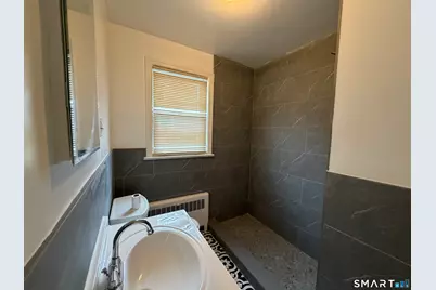 126 Ohio Avenue, Bridgeport, CT 06610 - Photo 13