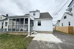 126 Ohio Ave, Bridgeport, CT 06610 - Photo 9