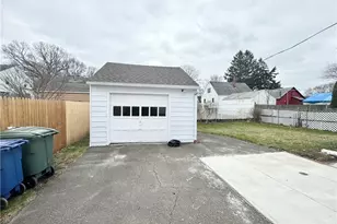 126 Ohio Ave, Bridgeport, CT 06610 - Photo 5