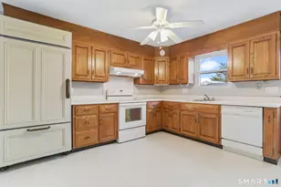 86 Harbor Dr, Stamford, CT 06902 - Photo 11