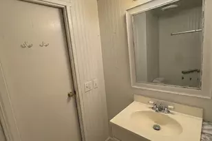 2 Montauk Rd, East Hartford, CT 06118 - Photo 7