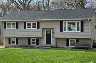 38 Deer Ridge Rd, Stonington, CT 06378 - Photo 3