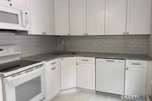 17 Wilford Ave, Branford, CT 06405 - Photo 5