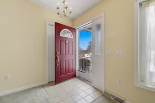 18 Hillcrest Dr, Montville, CT 06382 - Photo 3