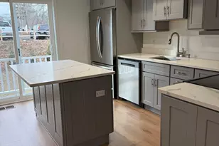 33 Main St, Meriden, CT 06451 - Photo 13