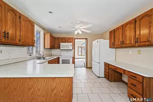 22 Greenwood Cir, Seymour, CT 06483 - Photo 15