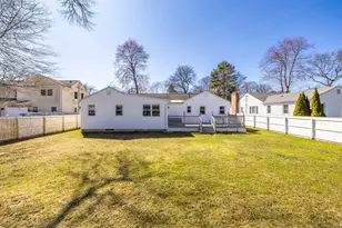 72 Mohegan Dr, West Hartford, CT 06117 - Photo 23