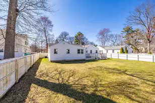 72 Mohegan Dr, West Hartford, CT 06117 - Photo 25