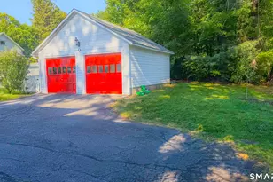 34 Hamilton Ave, Watertown, CT 06795 - Photo 3