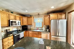 28 Elmwood Dr, Seymour, CT 06483 - Photo 13