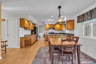 322 Willow Rd, Guilford, CT 06437 - Photo 11