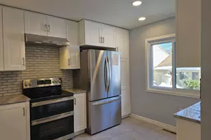 9 Putnam Ln, Avon, CT 06001 - Photo 5