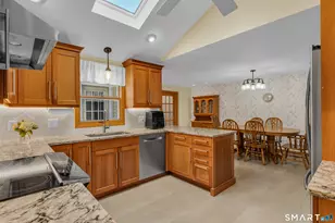 6 Carriage Dr, North Haven, CT 06473 - Photo 9