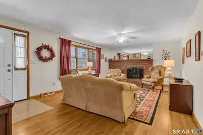 6 Carriage Drive, North Haven, CT 06473 - Photo 3