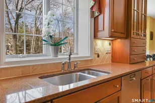 9 White Oak Ln, Avon, CT 06001 - Photo 11