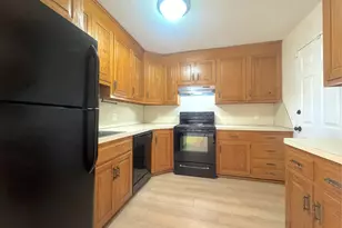 666 Broad St, Meriden, CT 06450 - Photo 9