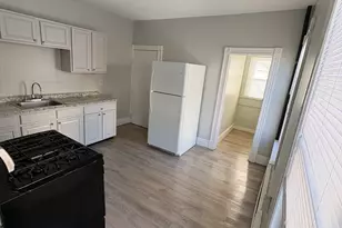 197 Edgewood St, Hartford, CT 06112 - Photo 9