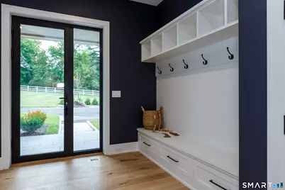 729 Smith Ridge Road, New Canaan, CT 06840 - Photo 17