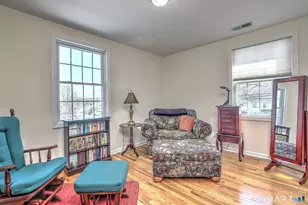 8 Hill St, East Haven, CT 06512 - Photo 33