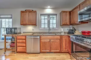 8 Hill St, East Haven, CT 06512 - Photo 17