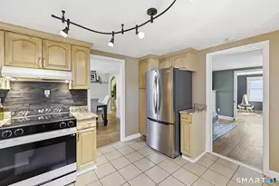 41 Oak St, East Hartford, CT 06118 - Photo 7