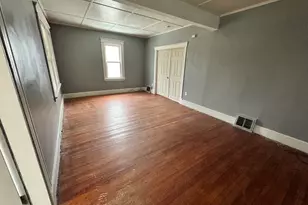 302 Lakeview Ave, Waterbury, CT 06705 - Photo 9