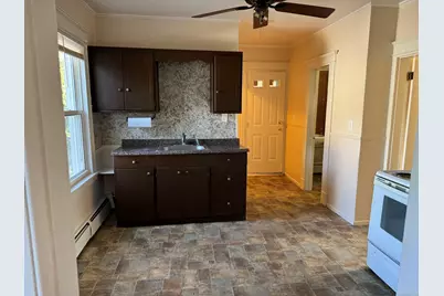 302 Lakeview Avenue, Waterbury, CT 06705 - Photo 5