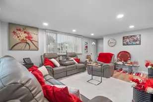 10 Cold Spring St, East Haven, CT 06512 - Photo 13