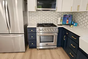 10 Cold Spring St, East Haven, CT 06512 - Photo 9