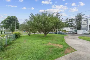 10 Cold Spring St, East Haven, CT 06512 - Photo 5