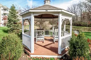 433 Brookside Ct, Newtown, CT 06470 - Photo 37