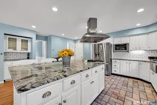 131 Woods Way Dr, Southbury, CT 06488 - Photo 11