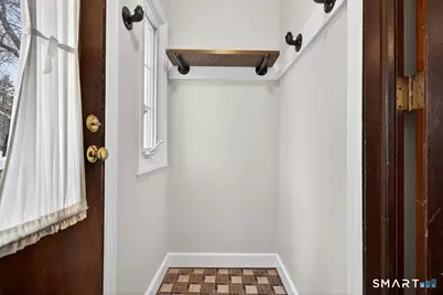 35 Barrett Street, Hamden, CT 06517 - Photo 5