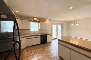 78 Carriage Dr, Waterbury, CT 06708 - Photo 9