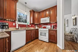 101 Turtlebrook Ln, Bristol, CT 06010 - Photo 11