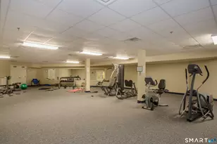 1 King Philip Dr, West Hartford, CT 06117 - Photo 31