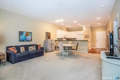 1 King Philip Drive #209, West Hartford, CT 06117 - Photo 3