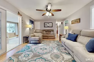 22 Hollywood Ave, Milford, CT 06460 - Photo 9