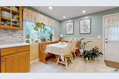 22 Hollywood Avenue, Milford, CT 06460 - Photo 5